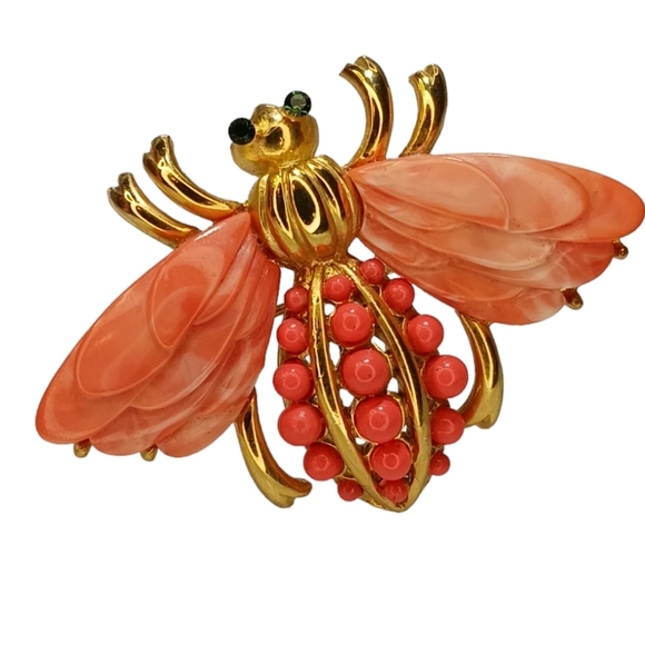 Rare Signed Hattie Carnegie Vintage Bee Peach Lucite Coral Colored Brooch Pin - Picture 16 of 16